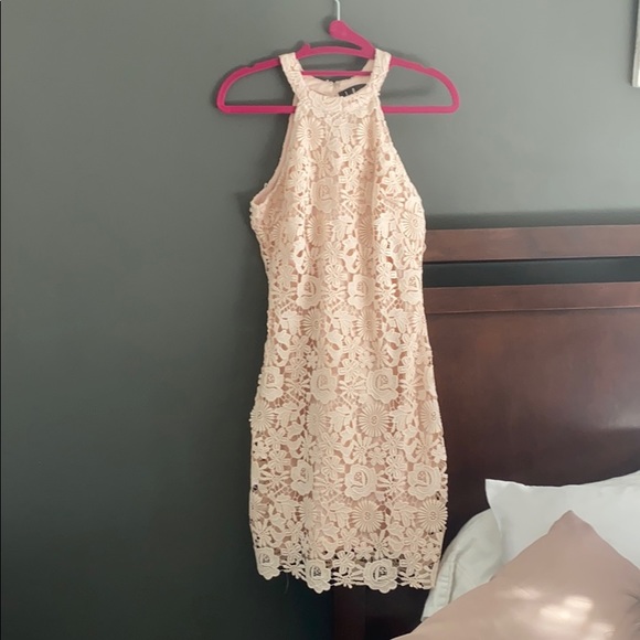 Lulus Dresses & Skirts - Lulus lace bodycon dress